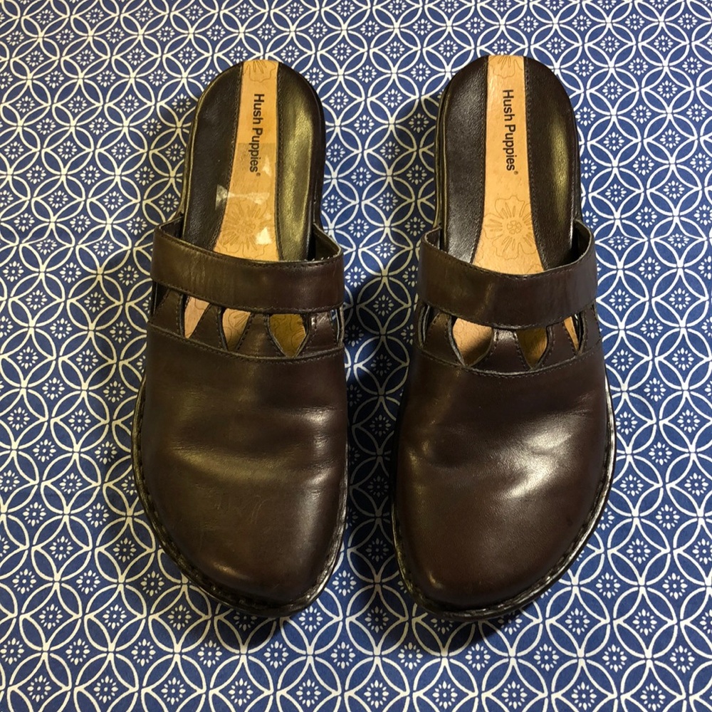 Hush Puppies brown leather mules/clogs with cutout detail